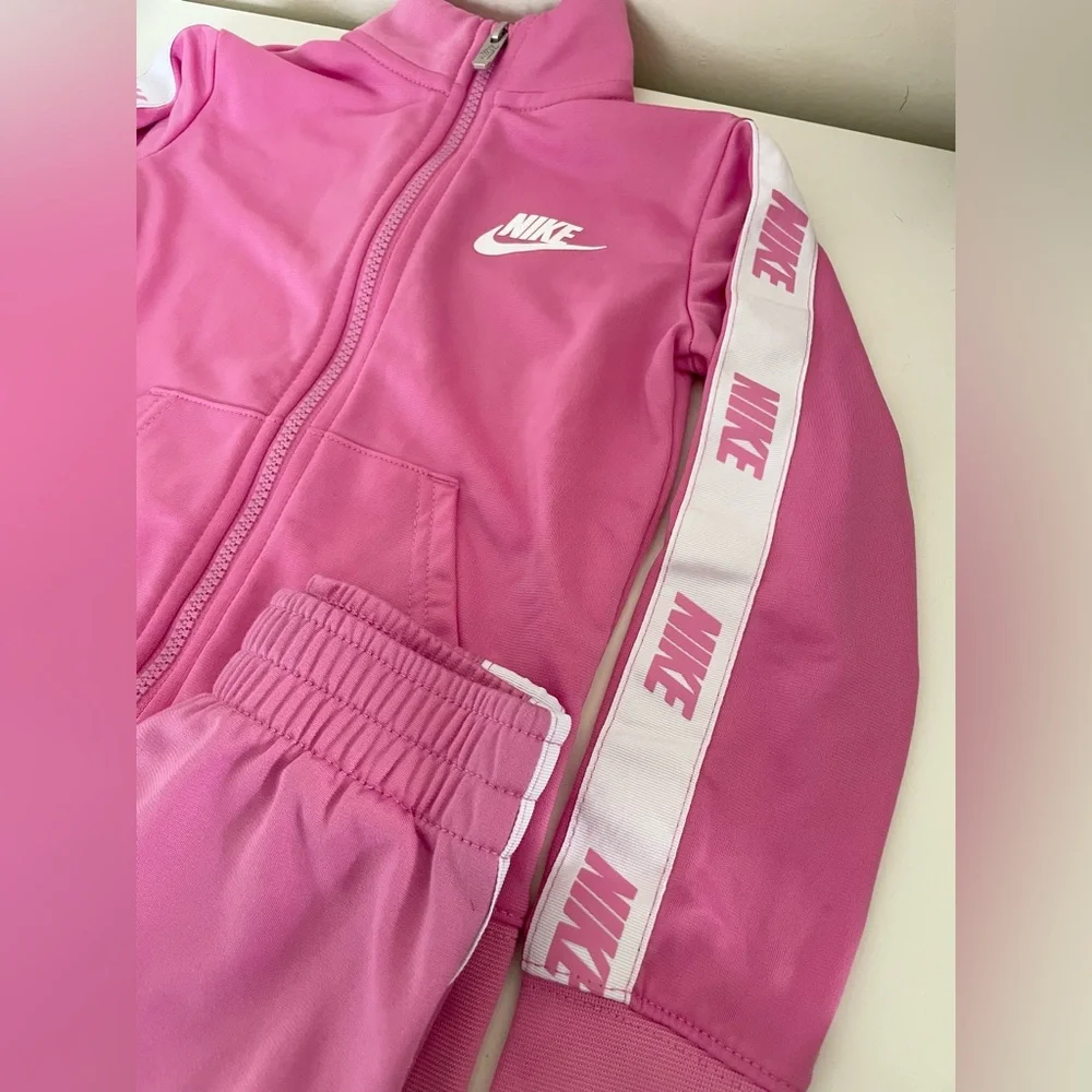Nike Kids Pink Matching Set Zip Up Tracksuit with Logo Accents Girls 4 XS - Picture 11 of 14